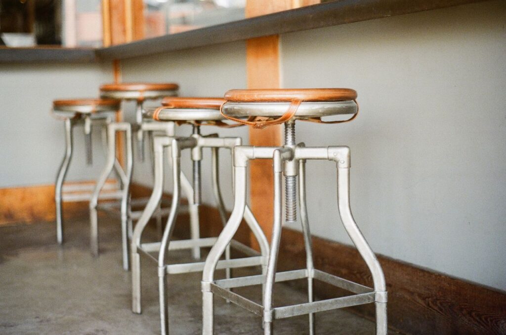 Chaises / Tabouret